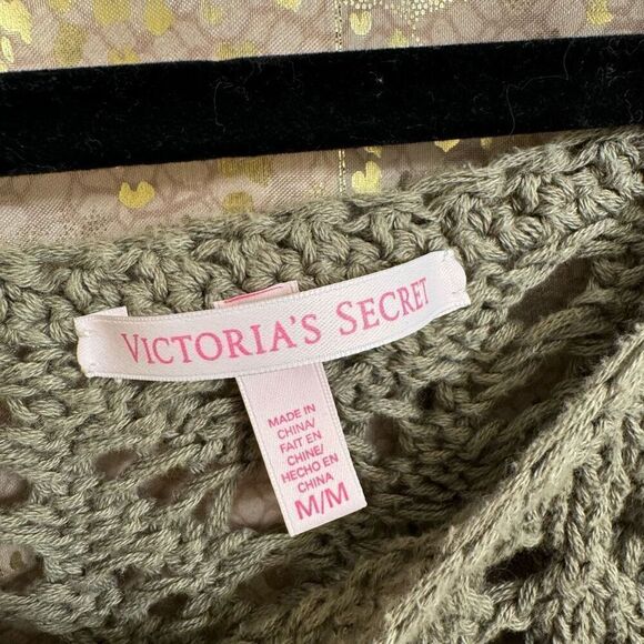 Victorias Secret Olive Green Open Knit Crochet Cold Shoulder Top Medium - Picture 4 of 5